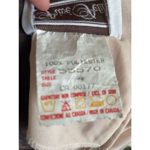 Vintage Nude Dress w Feminine Detailing - Picture 10 of 10